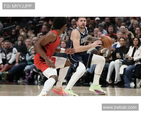 杨瀚森双塔战术首秀！阿夫迪亚准三双主宰，开拓者125-122血战险胜独行侠